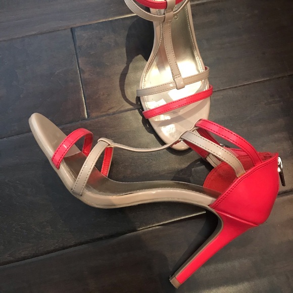 Coral and nude Christian Siriano heels - Picture 3 of 6